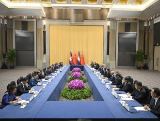 新华图讯丨习近平会见柬埔寨首相洪玛奈